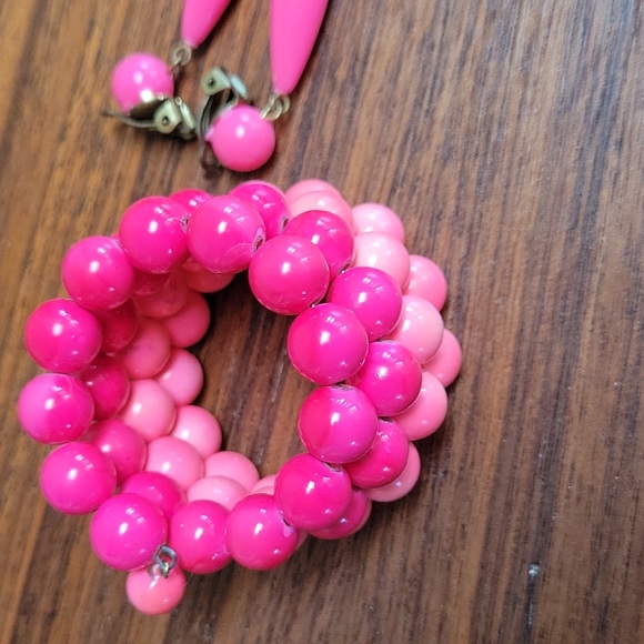 Vintage Bracelet and Clip on earrrings  pink - Picture 4 of 6